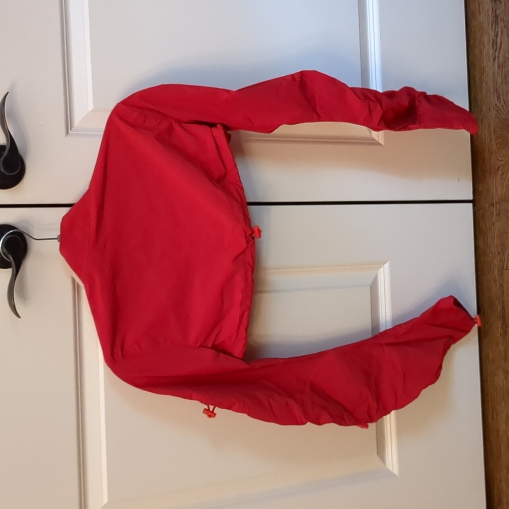 Smoke Rise Red Shrug - Picture 6 of 6